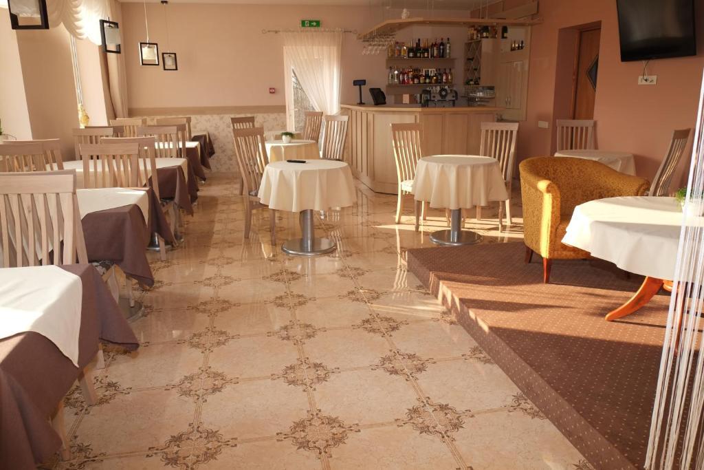 Hotel Angelas Utena Buitenkant foto